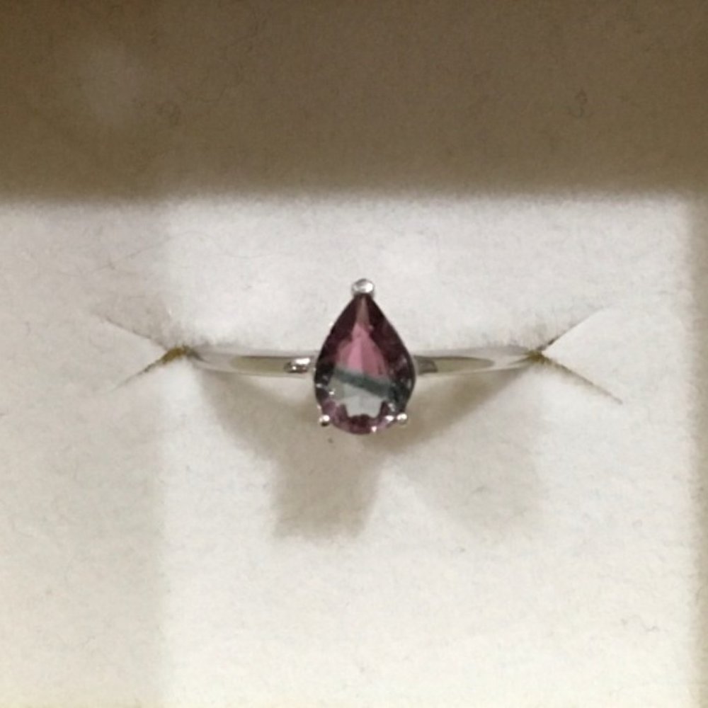 Bicolor tourmaline ring